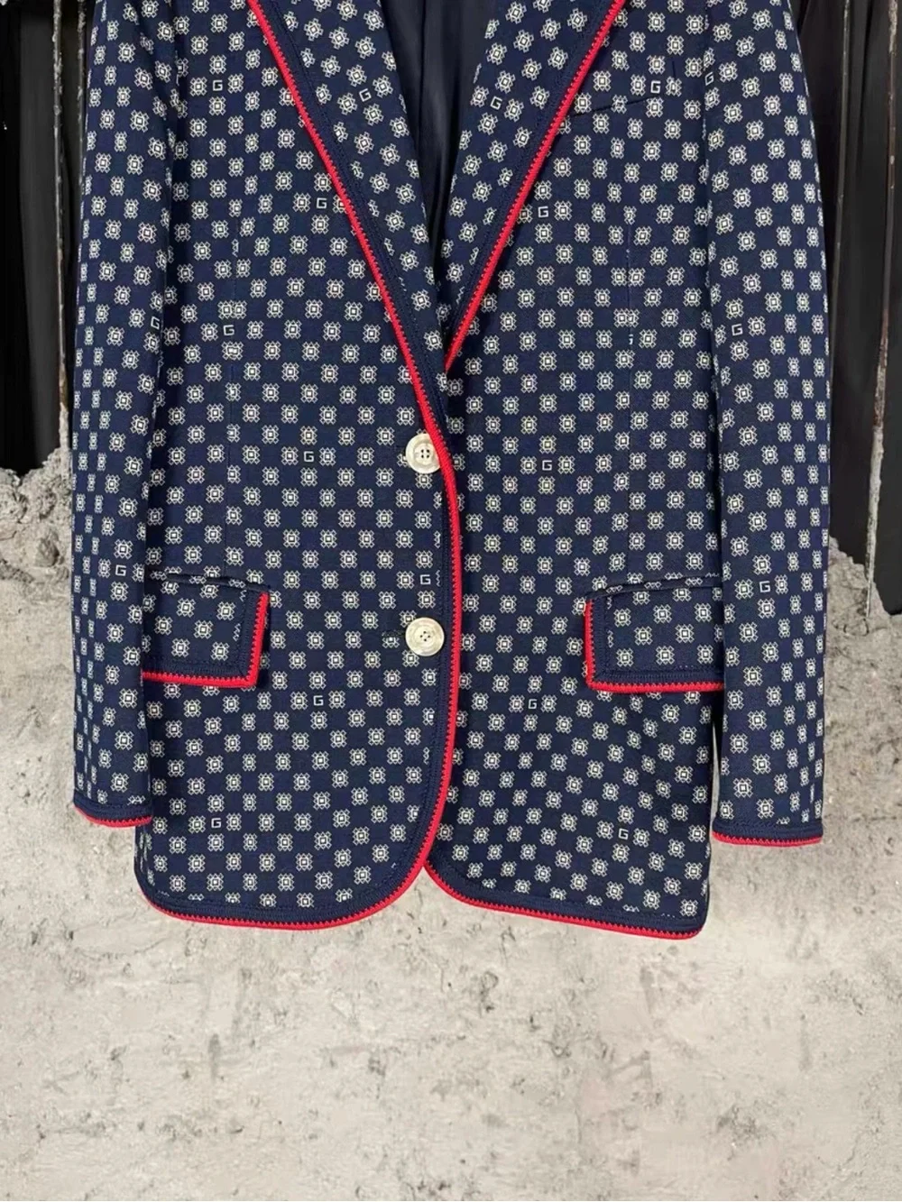 🚩steal Gucci Navy Geometric Wool-Blend Blazer with Red Trim - Picture 4 of 6